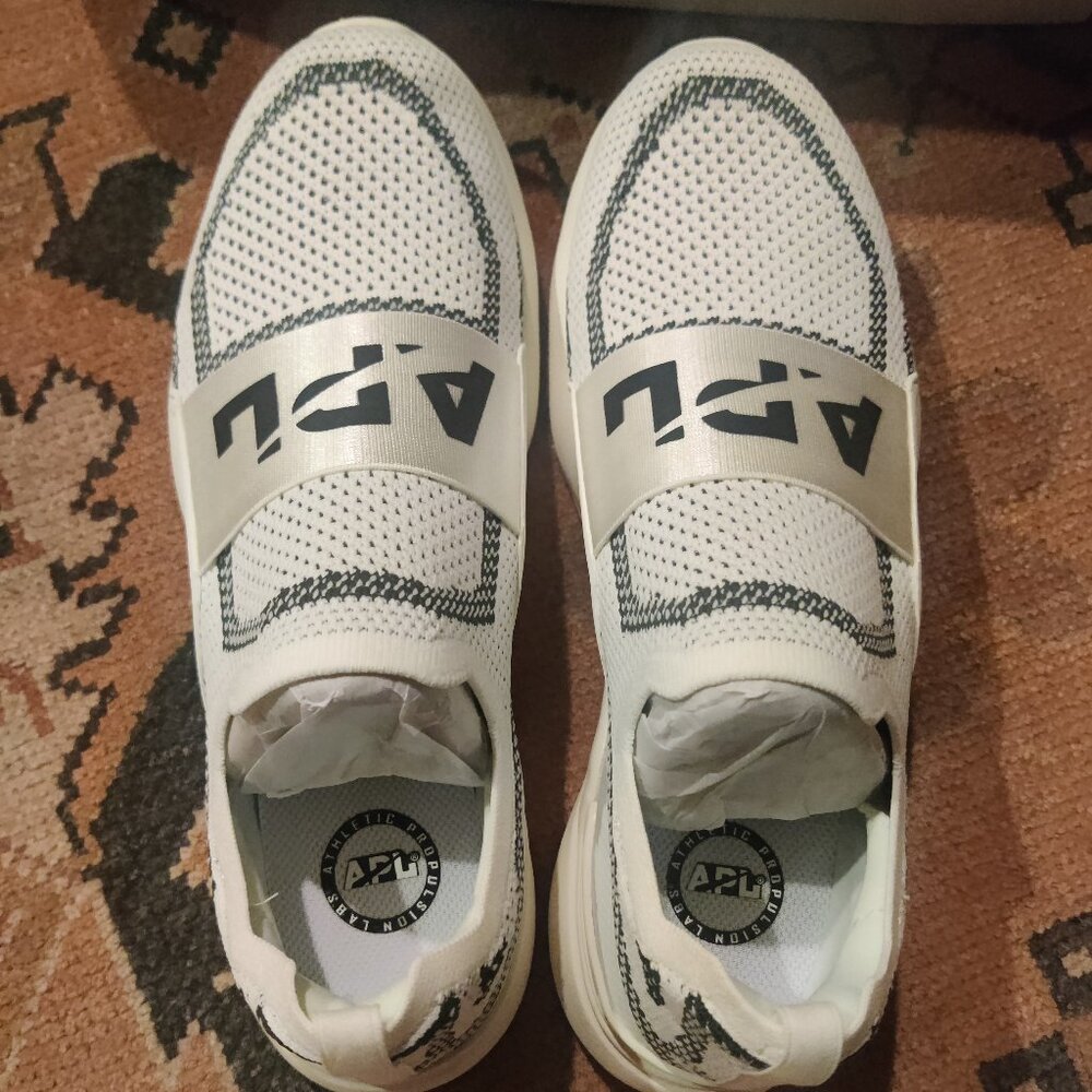 NIB $245 APL Techloom Bliss in Ivory/Dark Army Size 9 - Picture 8 of 10